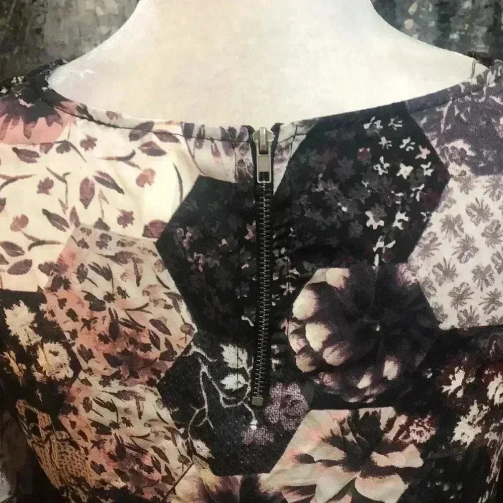 Xhilaration Long Sleeved Sheer Floral Top with Exposed Zipper Back-Size M - Picture 7 of 7